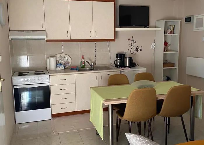 Feels Like 2 * Maniákoi