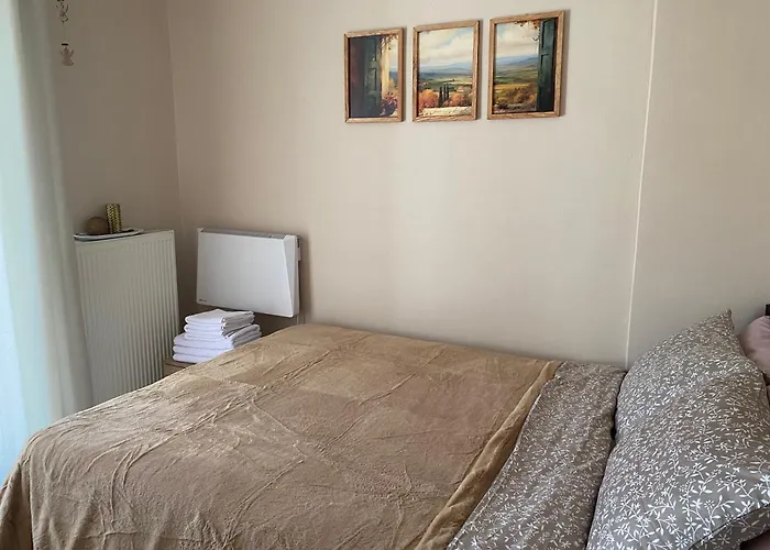 Feels Like 2 Maniákoi