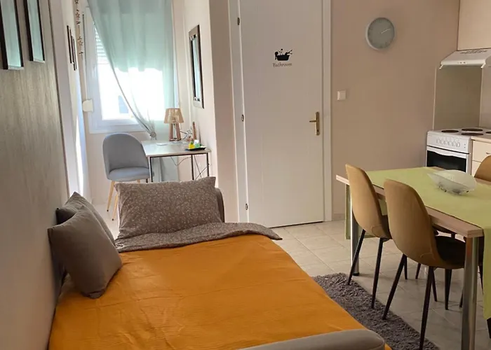 Feels Like 2 * Maniákoi