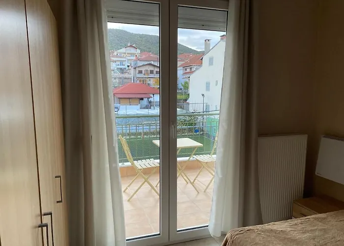 Feels Like 2 Maniákoi